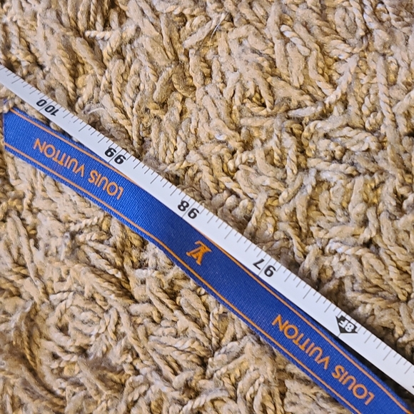 Louis Vuitton Ribbon 🎀 - Picture 4 of 4